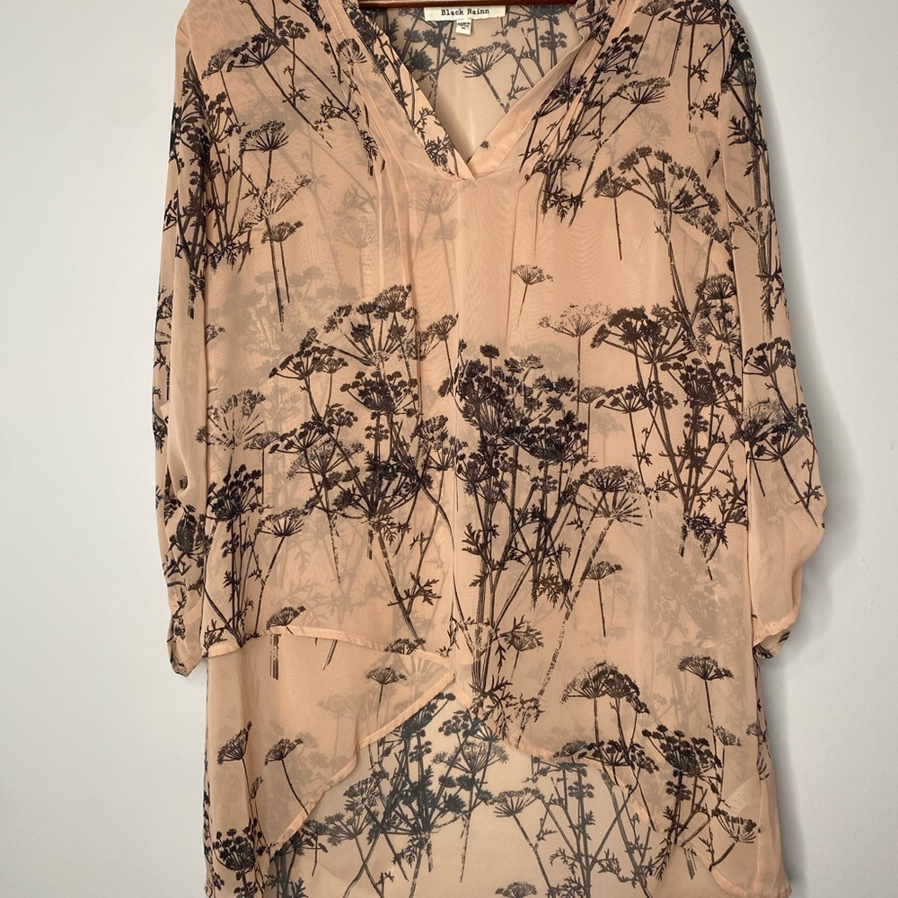 Black Rainn Women's Tan Floral Top Size Med